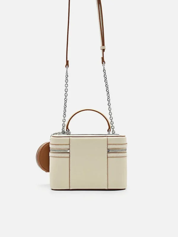ari_boxy_shoulder_bag_0-4.webp Ari Boxy Shoulder Bag<PEDRO Shop