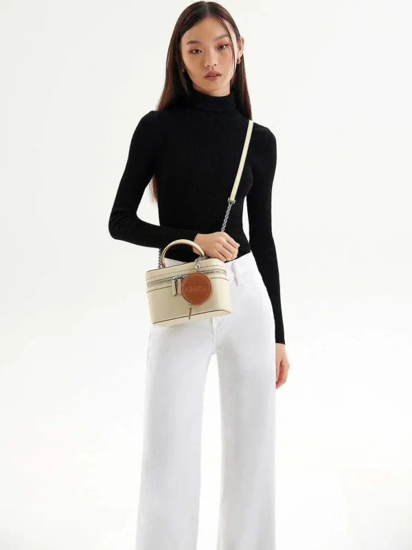 ari_boxy_shoulder_bag_1-4.webp Ari Boxy Shoulder Bag<PEDRO Shop