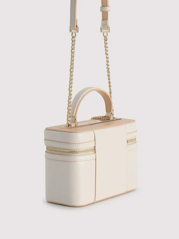 ari_boxy_shoulder_bag_1.webp Ari Boxy Shoulder Bag<PEDRO Store