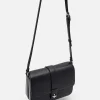 brie_shoulder_bag_5-2.webp Brie Shoulder Bag<PEDRO Best