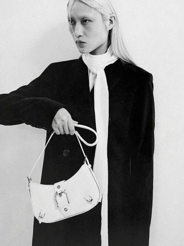 helix_leather_shoulder_ba_7.webp Helix Leather Shoulder Bag<PEDRO Shop
