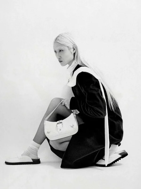 helix_leather_shoulder_ba_8.webp Helix Leather Shoulder Bag<PEDRO Shop