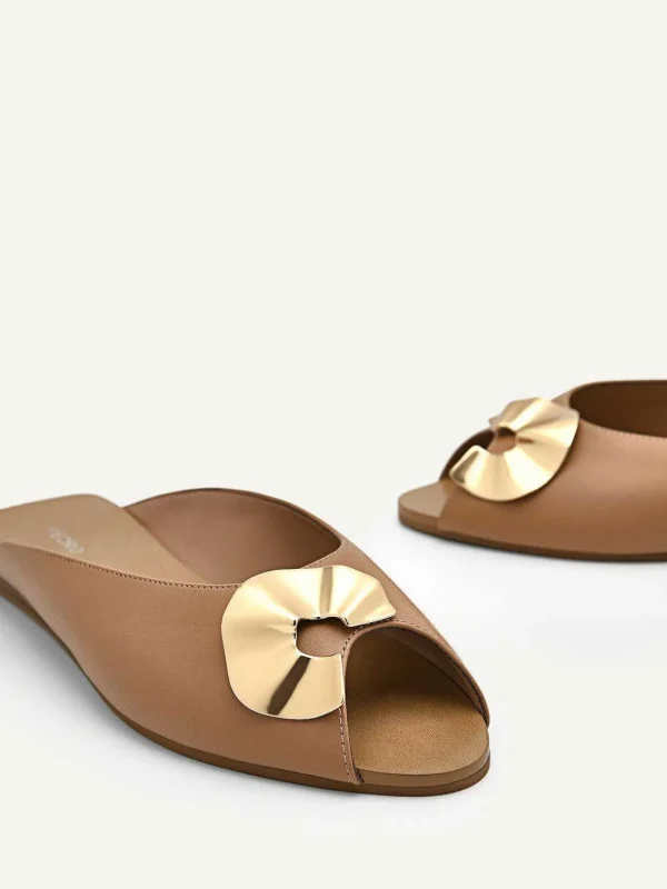 iris_flat_sandals_4-1.webp Iris Flat Sandals<PEDRO New
