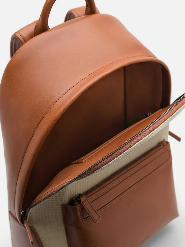 james_backpack_2.webp James Backpack<PEDRO Shop