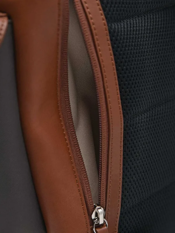 jones_backpack_3.webp Jones Backpack<PEDRO Fashion