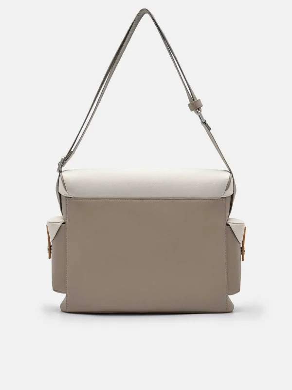 jones_messenger_bag_0-1.webp Jones Messenger Bag<PEDRO Fashion