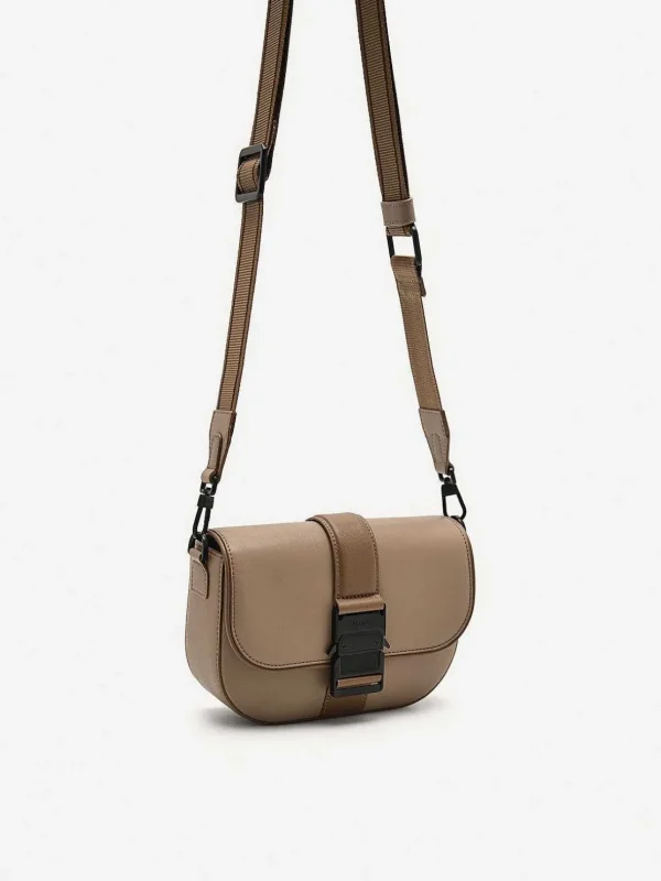 kane_sling_bag_1.webp Kane Sling Bag<PEDRO Store