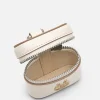 leather_airpod_case_3.webp Leather Airpod Case<PEDRO Fashion
