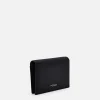 leather_bifold_card_holde_1-11.webp Leather Bi-Fold Card Holder<PEDRO Store