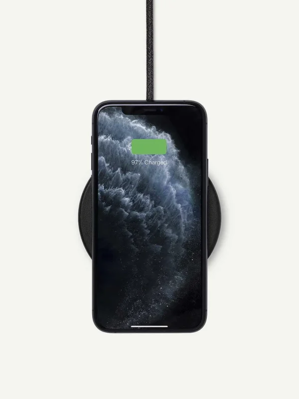 leather_drop_wireless_cha_5-1.webp Leather Drop Wireless Charger<PEDRO Online