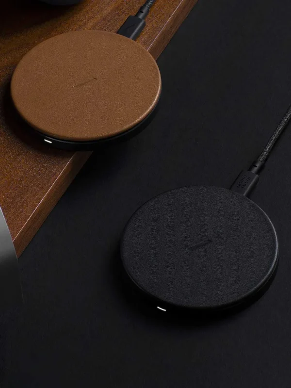 leather_drop_wireless_cha_6-1.webp Leather Drop Wireless Charger<PEDRO Online