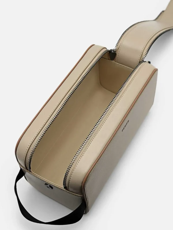 leather_toiletries_pouch_5.webp Leather Toiletries Pouch<PEDRO Flash Sale