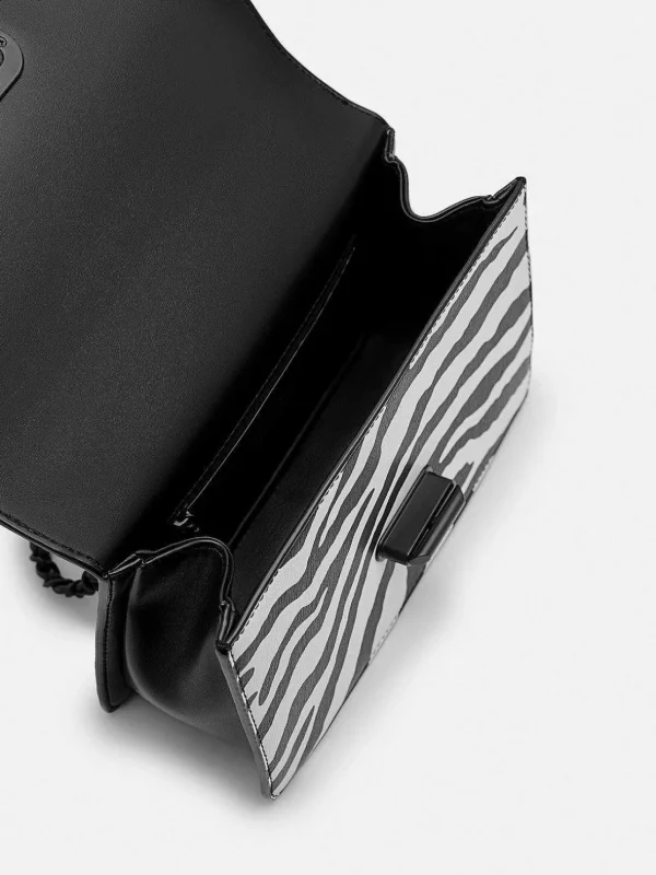 lily_shoulder_bag_4-3.webp Lily Shoulder Bag<PEDRO Shop
