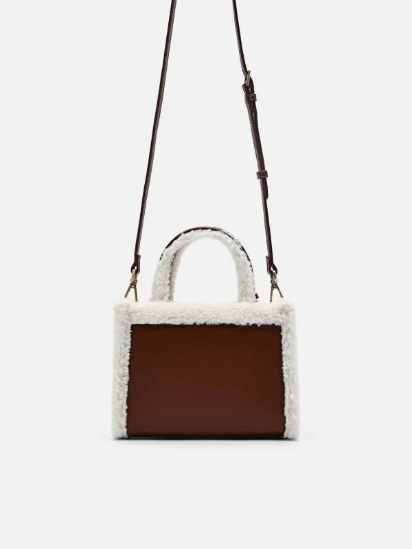 mini_quilted_faux_fur_han_3.webp Mini Quilted Faux Fur Handbag<PEDRO Shop