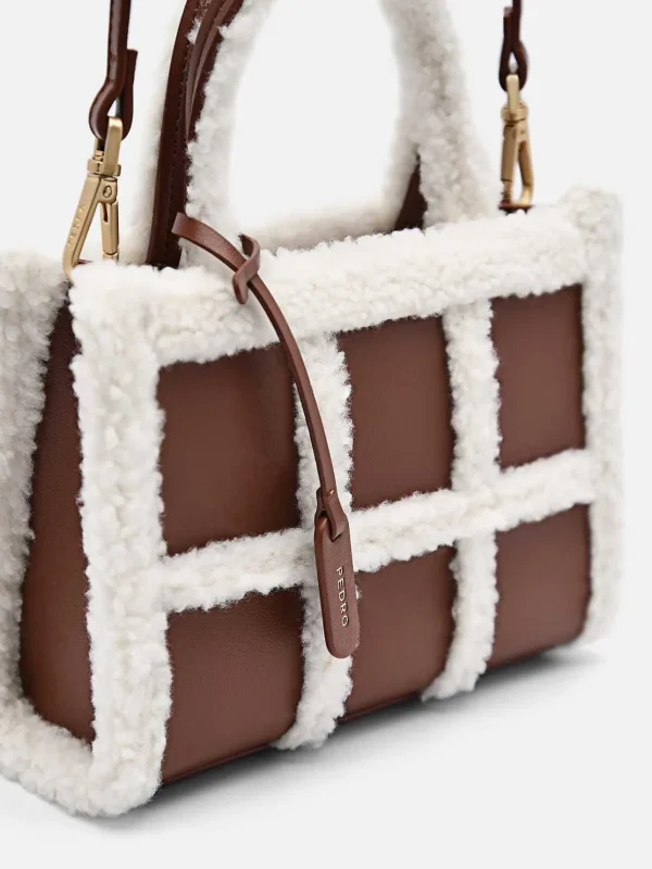 mini_quilted_faux_fur_han_6.webp Mini Quilted Faux Fur Handbag<PEDRO Shop