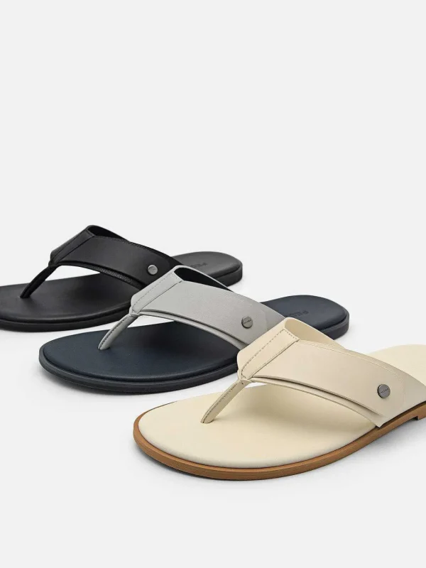 oliver_thong_sandals_2.webp Oliver Thong Sandals<PEDRO Fashion