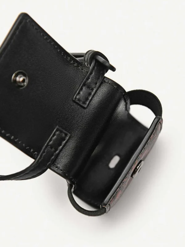pedro_icon_leather_airpod_1-3.webp Icon Leather Airpod Case<PEDRO Sale