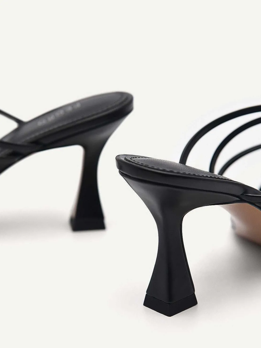 strappy_heel_sandals__bla_0.webp Strappy Heel Sandals - Black<PEDRO Outlet