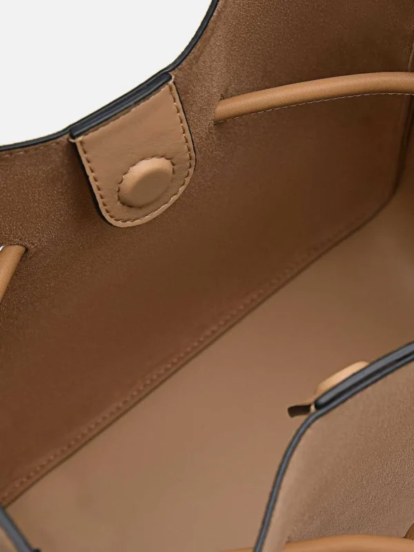yasmin_bucket_bag_1-1.webp Yasmin Bucket Bag<PEDRO Shop