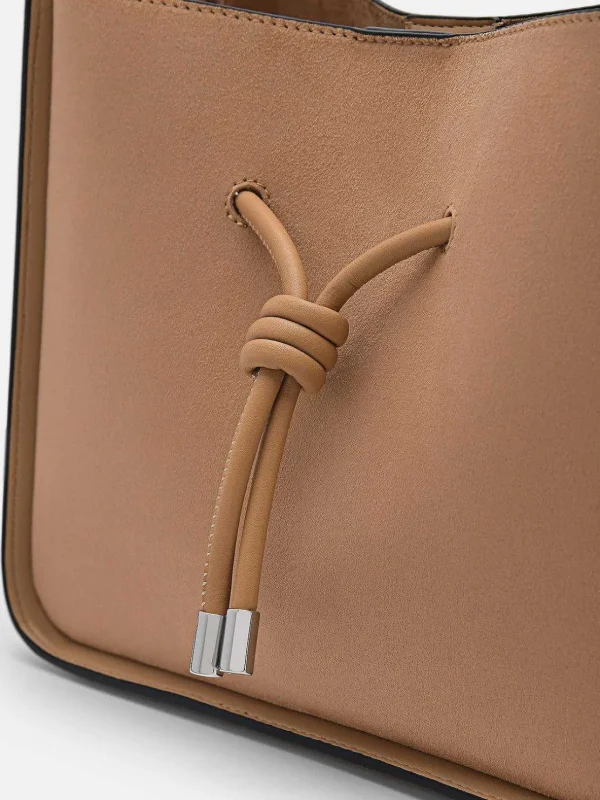 yasmin_bucket_bag_4-1.webp Yasmin Bucket Bag<PEDRO Shop